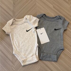 Nike Newborn Infant Bodysuit Duo in Gray and Cream